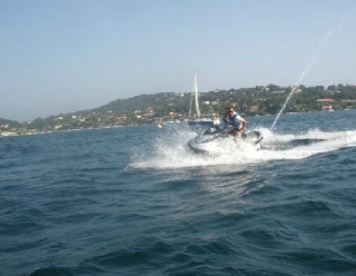  Noleggio moto d'acqua Giens 